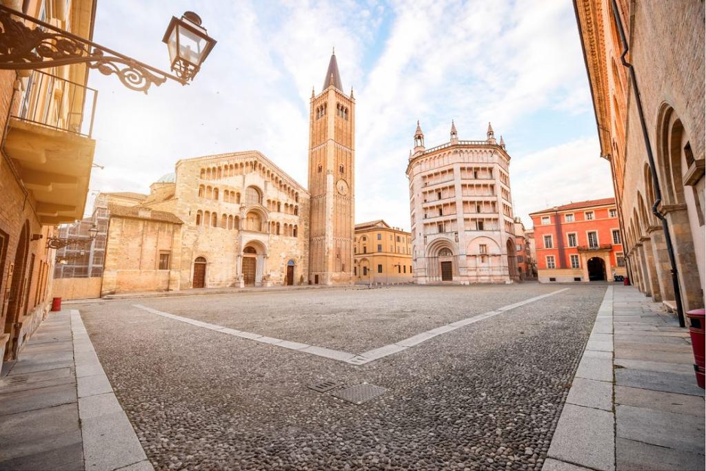 Parma, piazza del Duomo - dove comprare casa